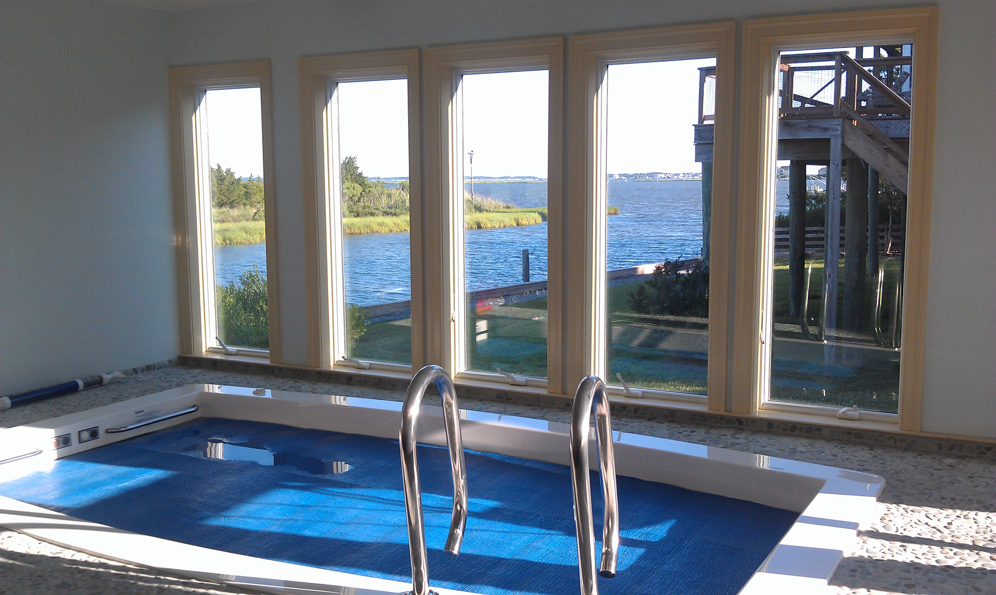 thermal blanket keeps the pool water warm