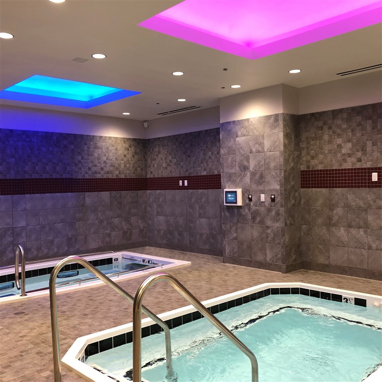 wtamu new aquatic therapy room with lights