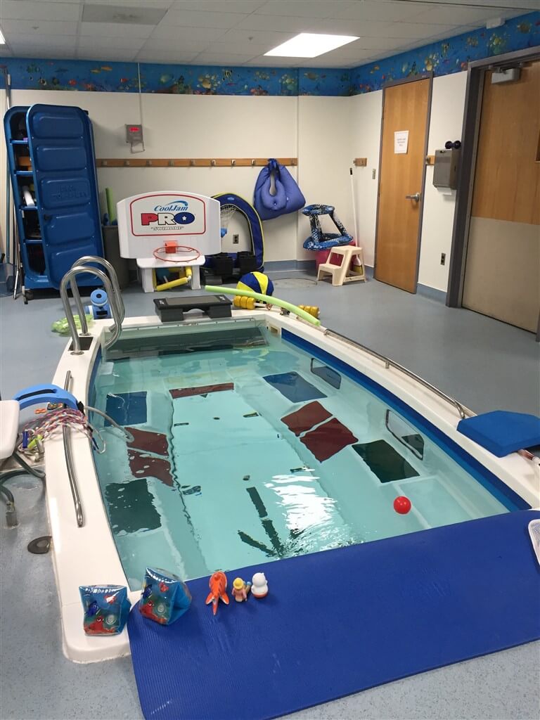 Akron Children's Hospital aquatic therapy pool