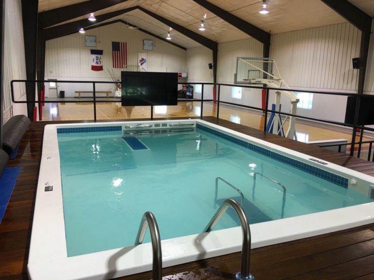 large indoor aquatic therapy pool